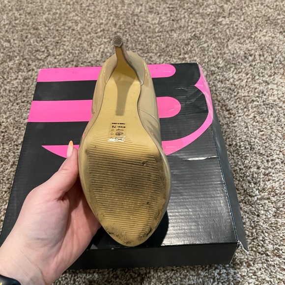 Paten leather heel/round toe. 3” - Picture 3 of 5